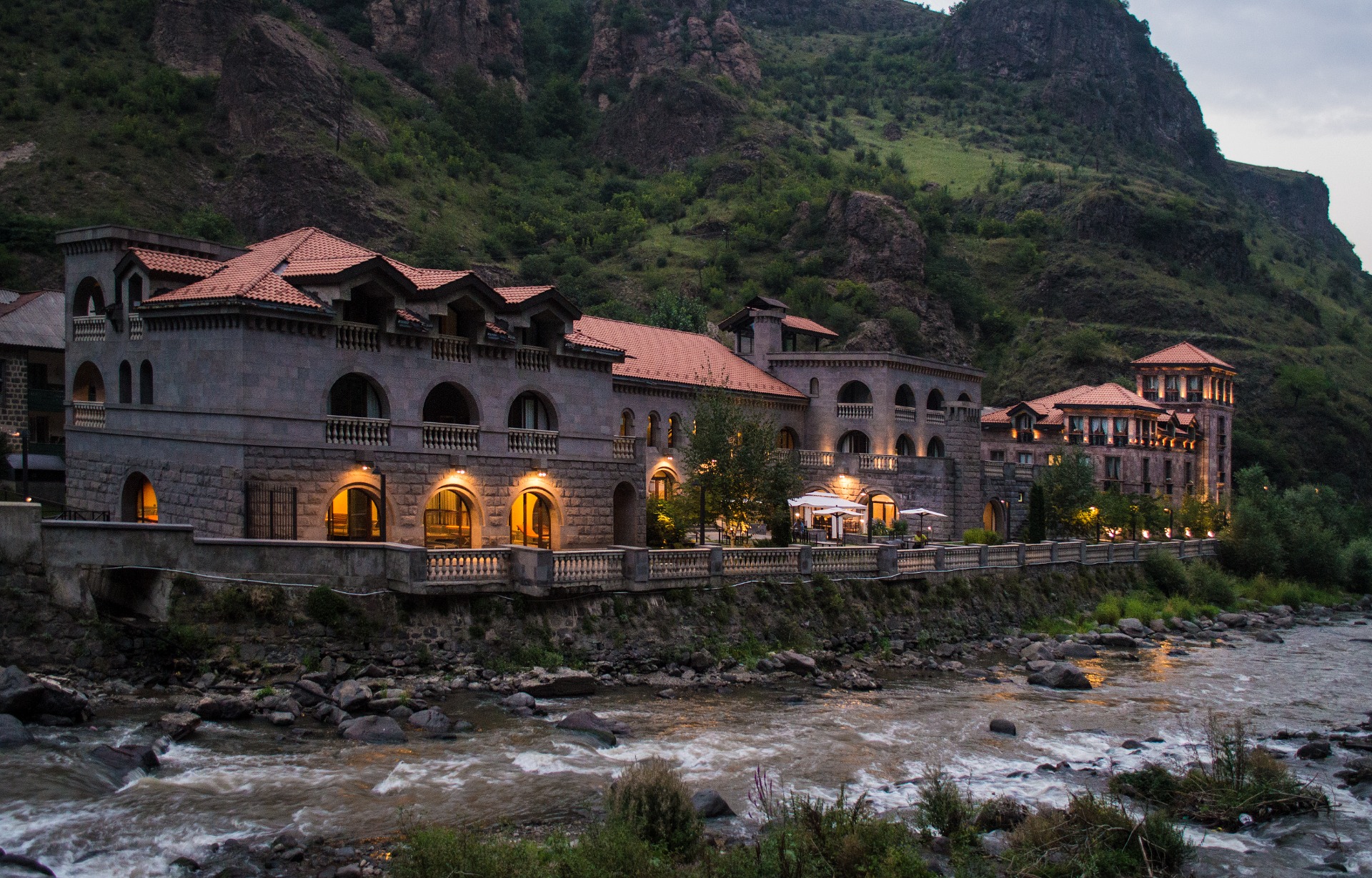 ԹՈՒՖԵՆԿՅԱՆ ԱՎԱՆ ՁՈՐԱԳԵՏ ՀՅՈՒՐԱՆՈՑ