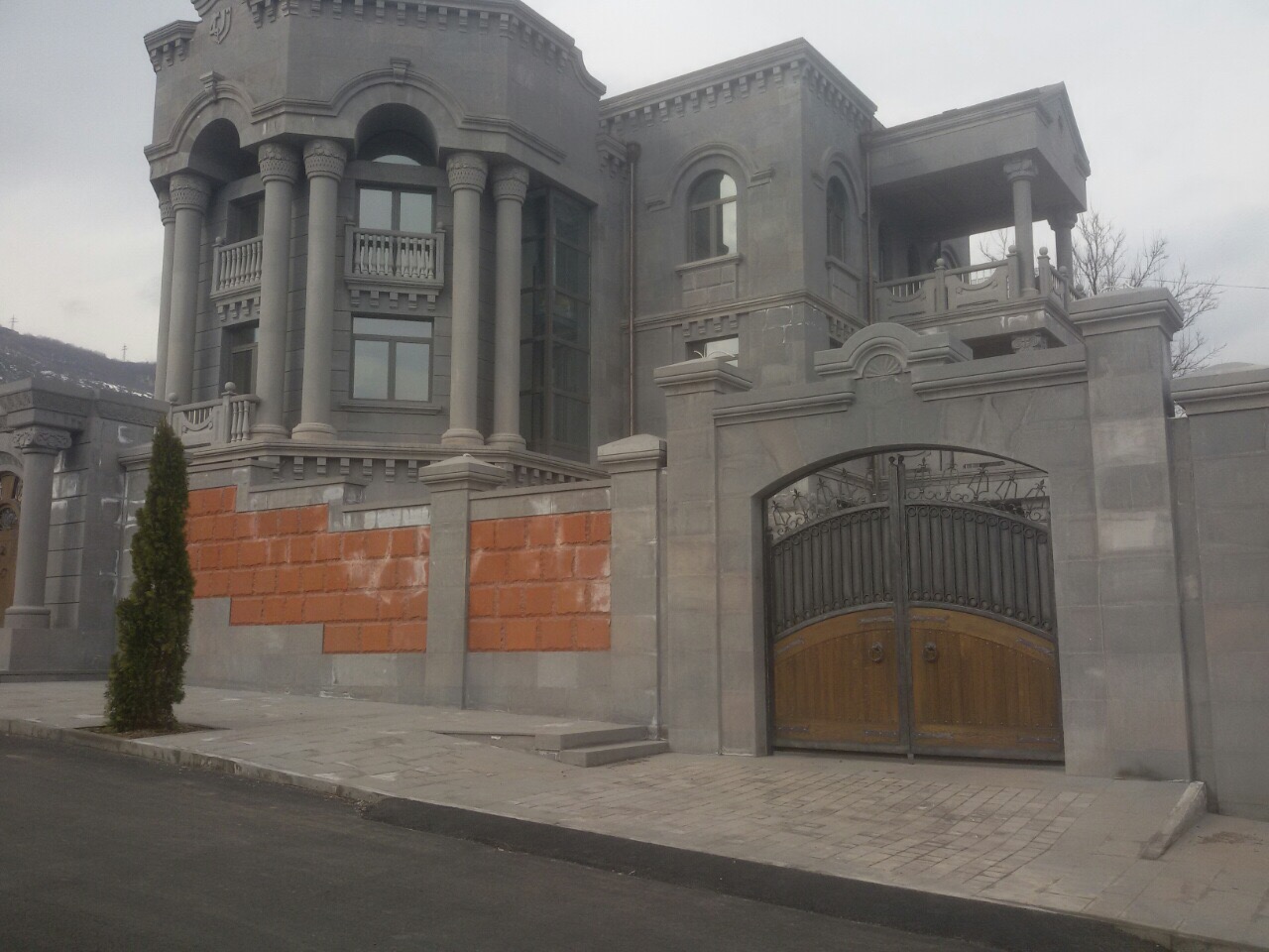 ԱՌԱՆՁՆԱՏՈՒՆ ԳՈՐԻՍՈՒՄ